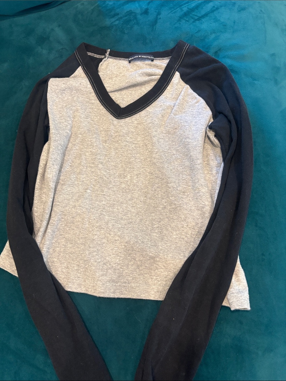 Brandy Melville Black & Gray Two-Tone V-Neck Long Sleeve Top